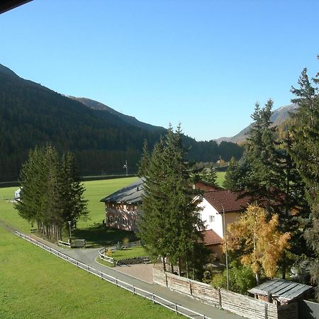 Hotel Adler Garni زيرنيز المظهر الخارجي الصورة