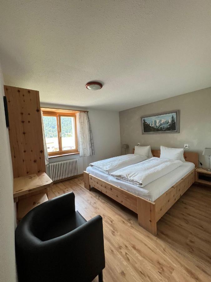 Hotel Adler Garni زيرنيز المظهر الخارجي الصورة