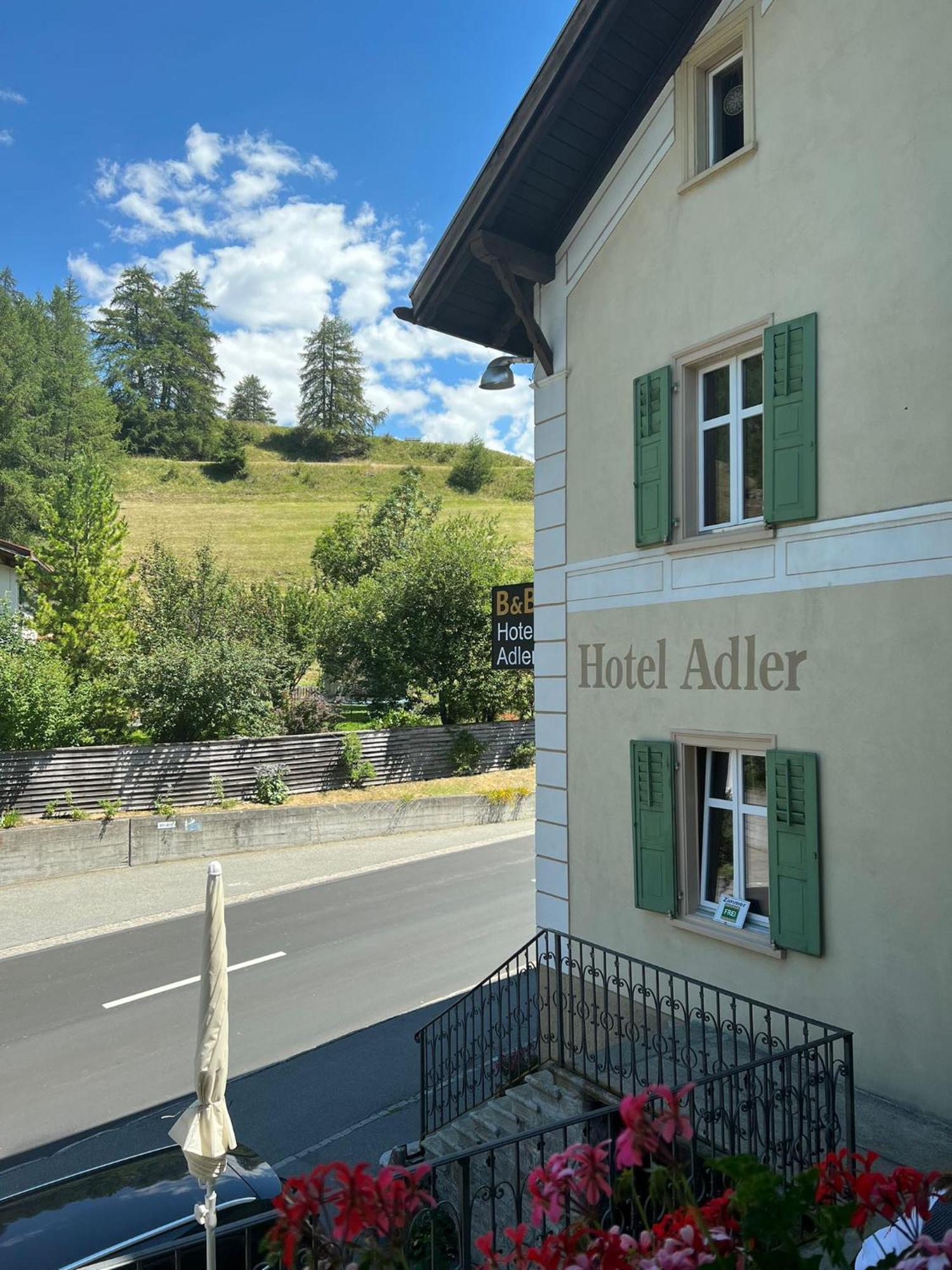 Hotel Adler Garni زيرنيز المظهر الخارجي الصورة
