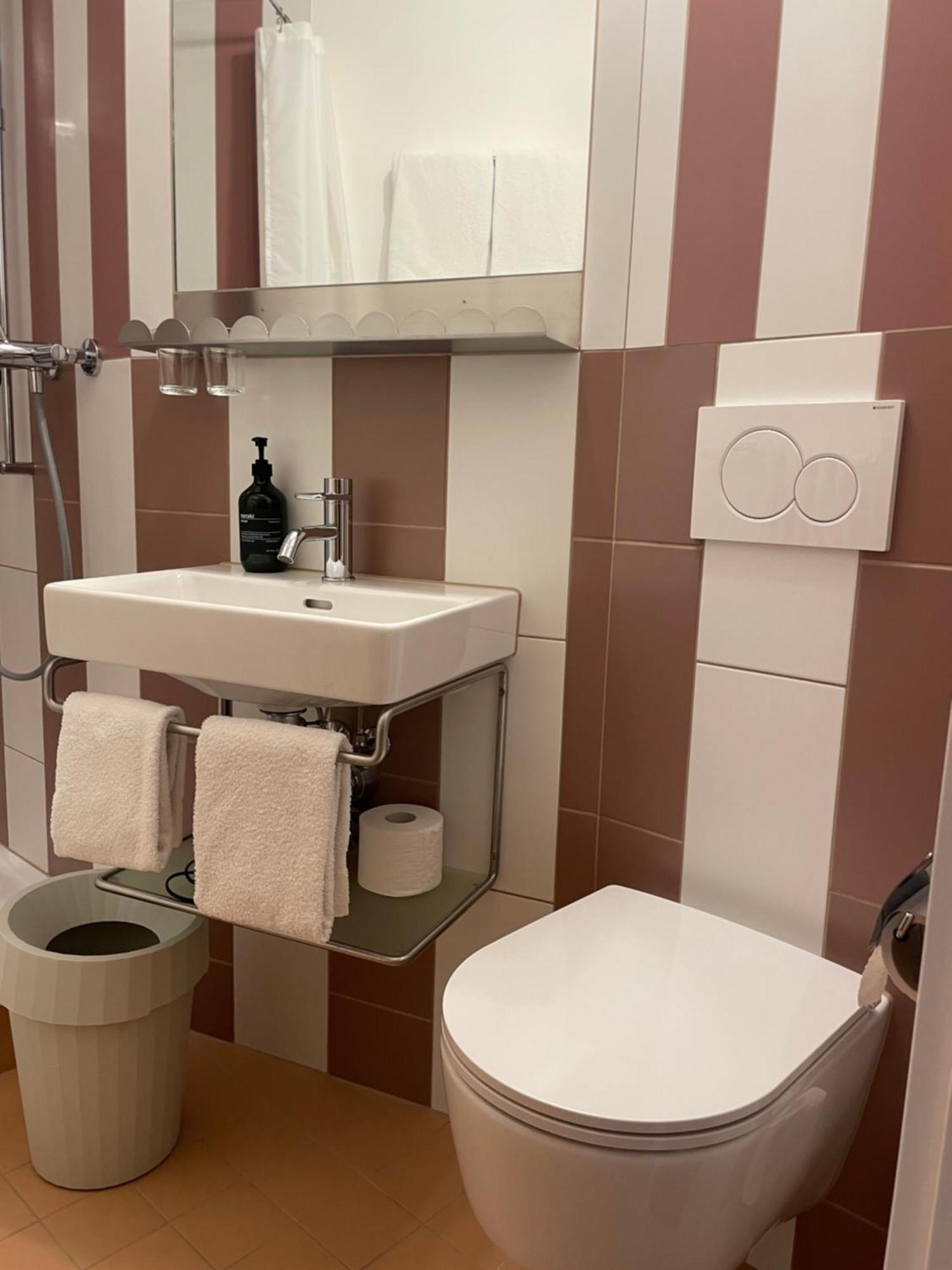 Hotel Adler Garni زيرنيز المظهر الخارجي الصورة
