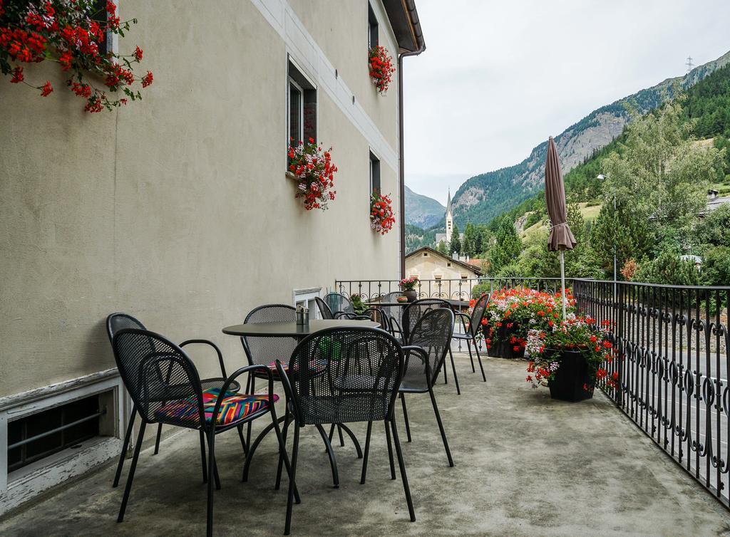 Hotel Adler Garni زيرنيز المظهر الخارجي الصورة