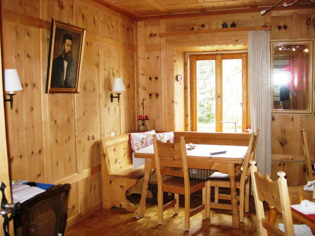 Hotel Adler Garni زيرنيز المظهر الخارجي الصورة